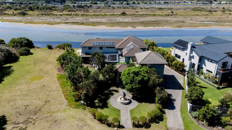 5 Bedroom Property for Sale in Keurbooms River Western Cape